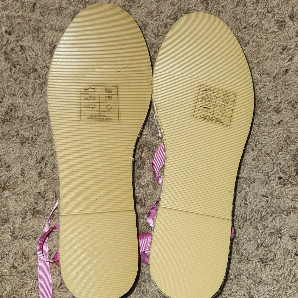 New- Charlie Paige Espadrilles - Tropical Print w/Ribbon - Size 9